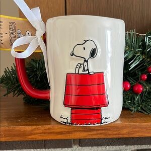 Peanuts x Rae Dunn Snoopy and his  doghouse mug